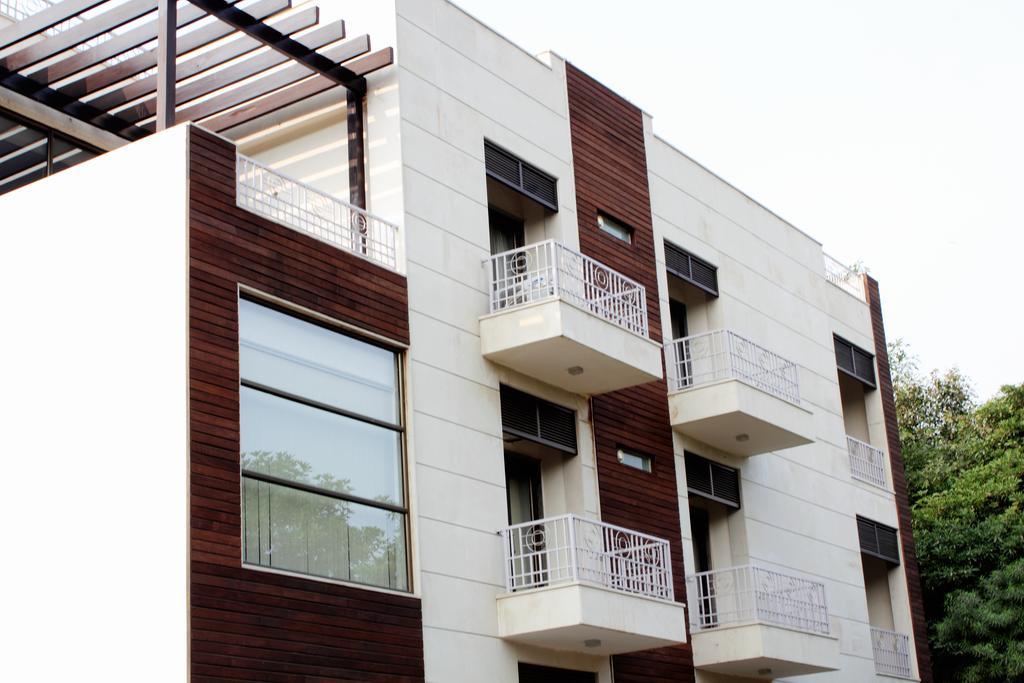 Stately Suites Mg Road Γκουργκάον Εξωτερικό φωτογραφία