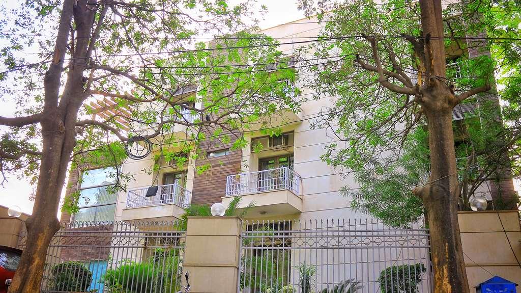Stately Suites Mg Road Γκουργκάον Εξωτερικό φωτογραφία